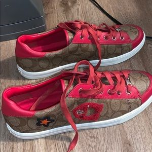 Coach sneaks like new